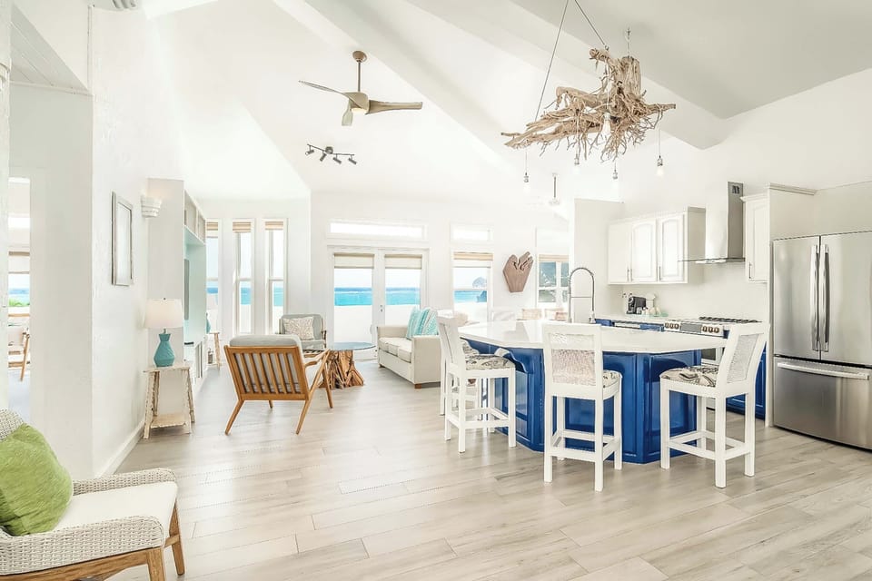 3 Bedroom Oceanfront Penthouse | Private kitchen