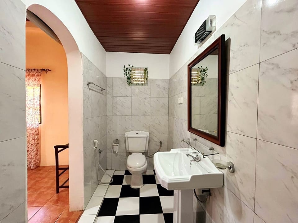Shower, towels, soap, shampoo