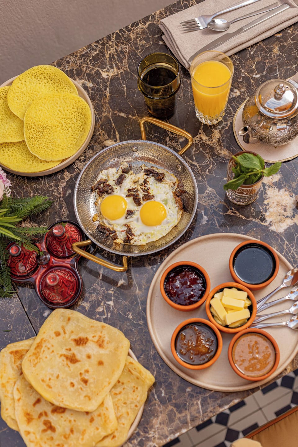 Free daily full breakfast