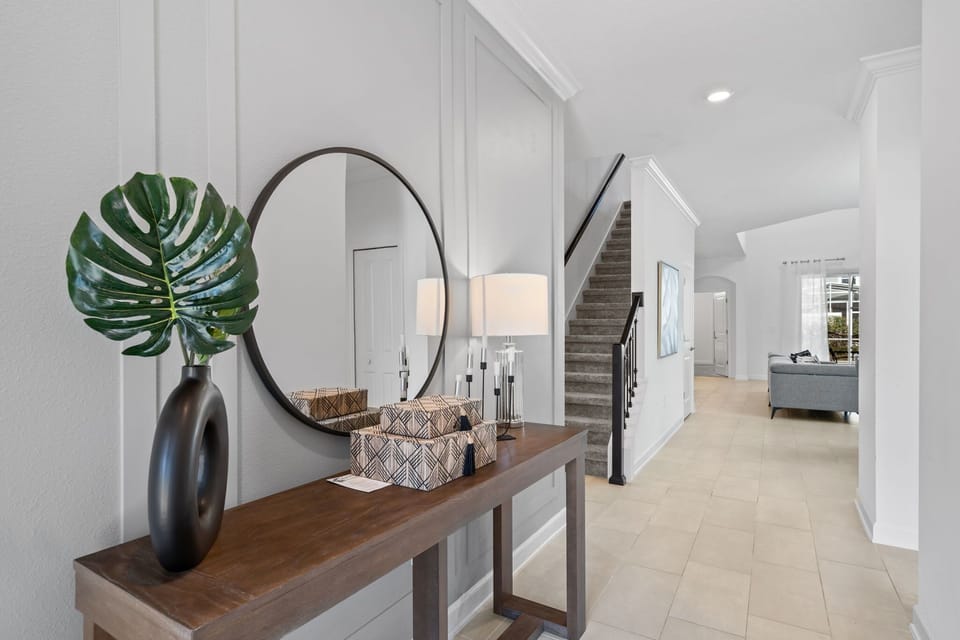 House (5 Bedrooms) | Bathroom | Bathtub, towels, soap, shampoo