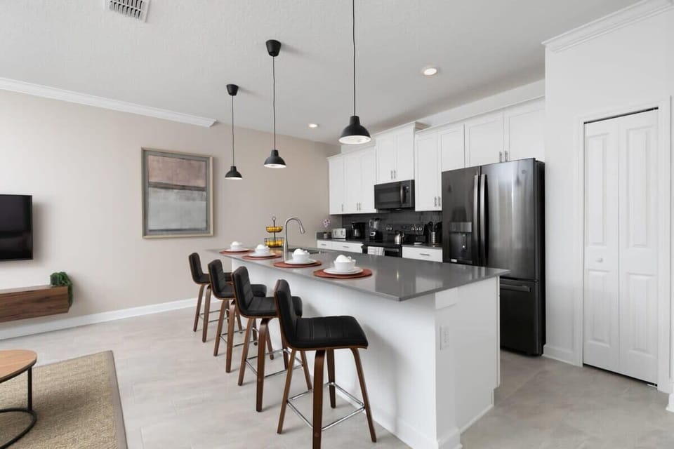 Villa (4 Bedrooms) | Private kitchen | Microwave, oven, highchair, blender
