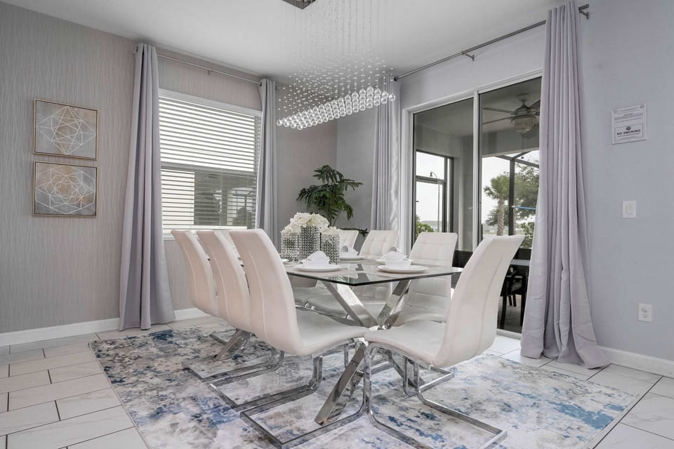 House (6 Bedrooms) | In-room dining