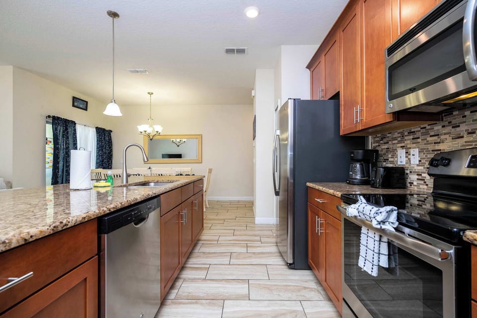 Villa (4 Bedrooms) | Private kitchen | Microwave, oven, highchair, blender