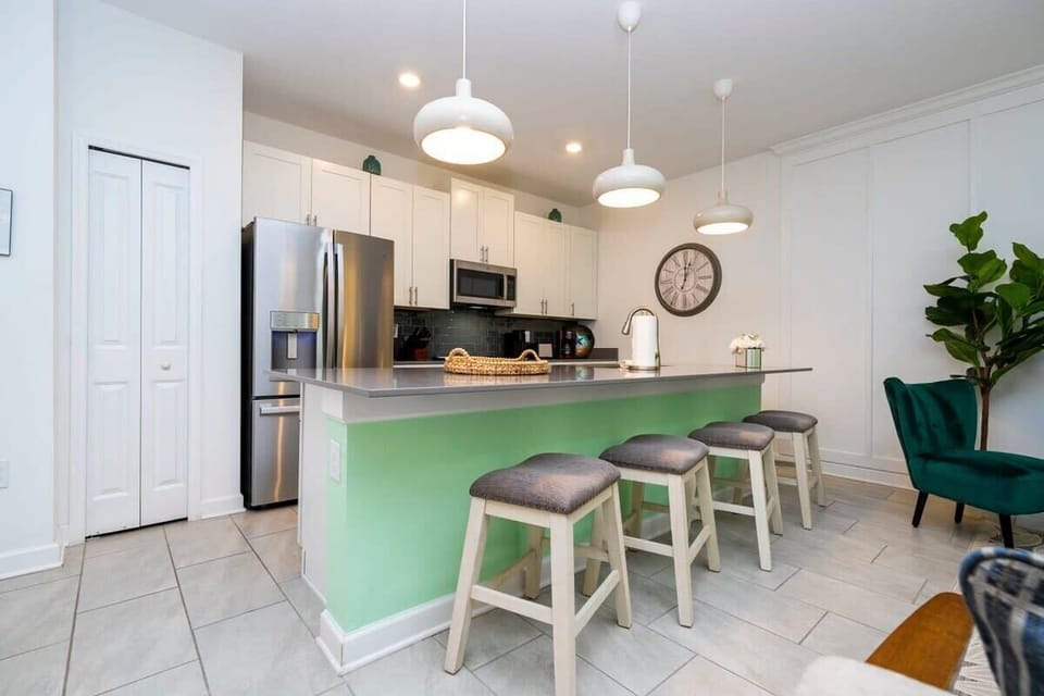 Villa (4 Bedrooms) | Private kitchen | Microwave, oven, highchair, blender
