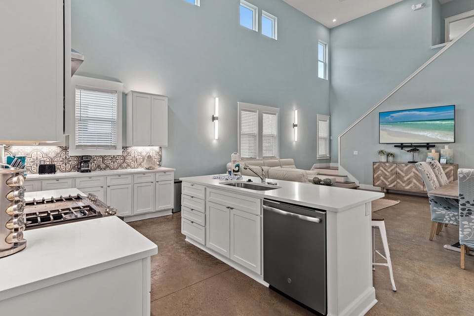 House, Multiple Beds (Down da Road) | Private kitchen | Oven, toaster