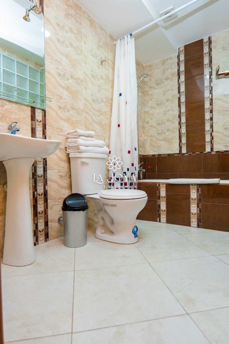 Standard Double Room | Desk, laptop workspace, WiFi (free), bed sheets