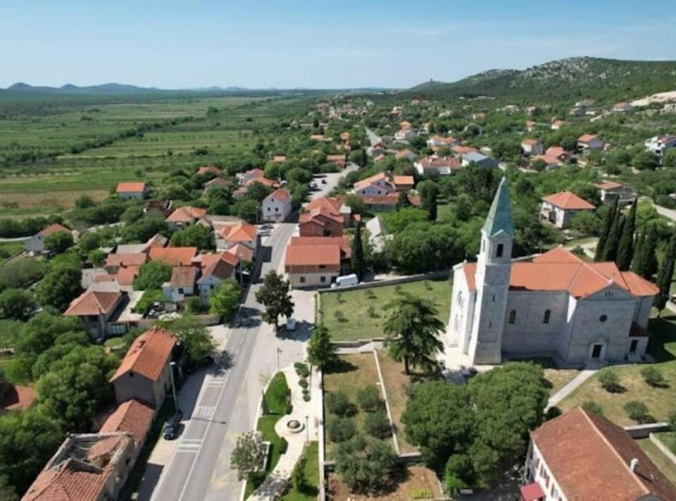 Villa (Heated Pool Retreat) | Exterior