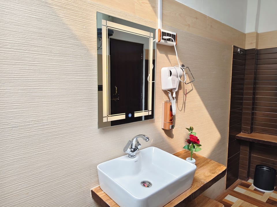 Luxury Double or Twin Room, Private Pool, Garden View | Bathroom | Shower, free toiletries, hair dryer, bathrobes