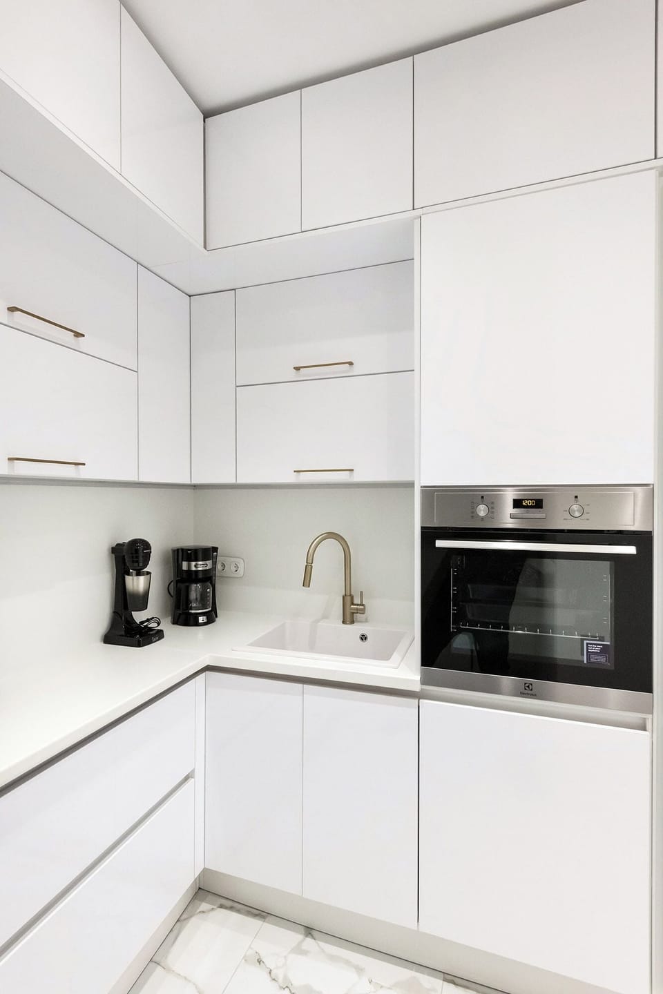 Apartment, 3 Bedrooms | Private kitchen | Electric kettle, toaster