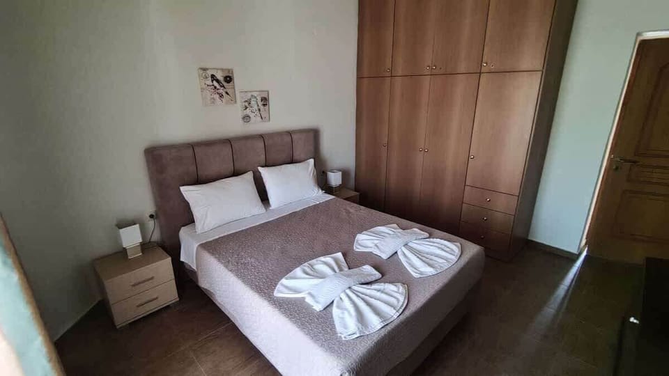 House, Smoking | 5 bedrooms, Internet
