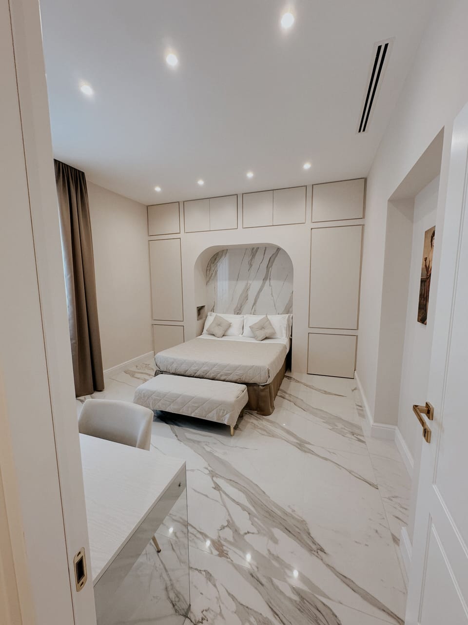 Deluxe Double Room | Desk, laptop workspace, free WiFi