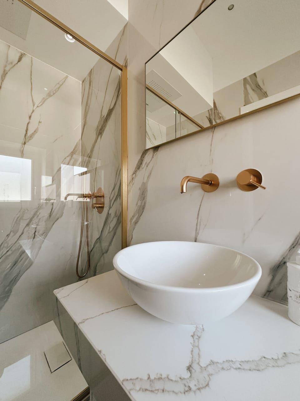 Deluxe Double Room | Bathroom | Shower, hair dryer, bathrobes, bidet