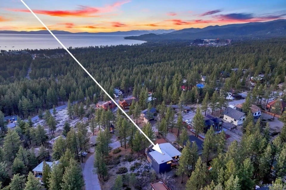 House, 5 Bedrooms | Aerial view