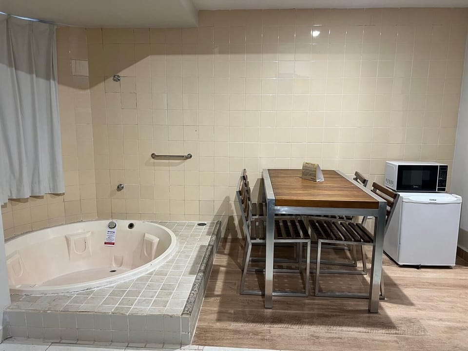 Luxury Studio, Multiple Beds, Private Bathroom, Pool View | Hypo-allergenic bedding, desk, laptop workspace, cribs/infant beds