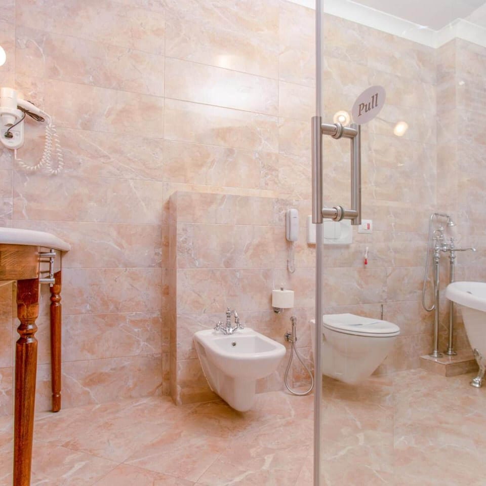 Bathroom | Free toiletries, hair dryer, bathrobes, slippers