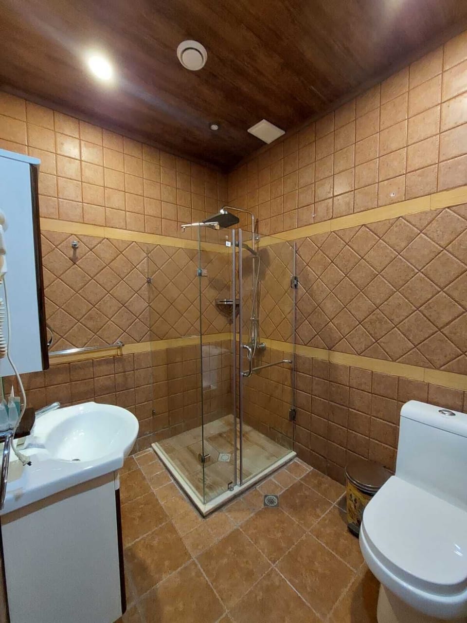 In-room safe, desk, soundproofing, WiFi (free)