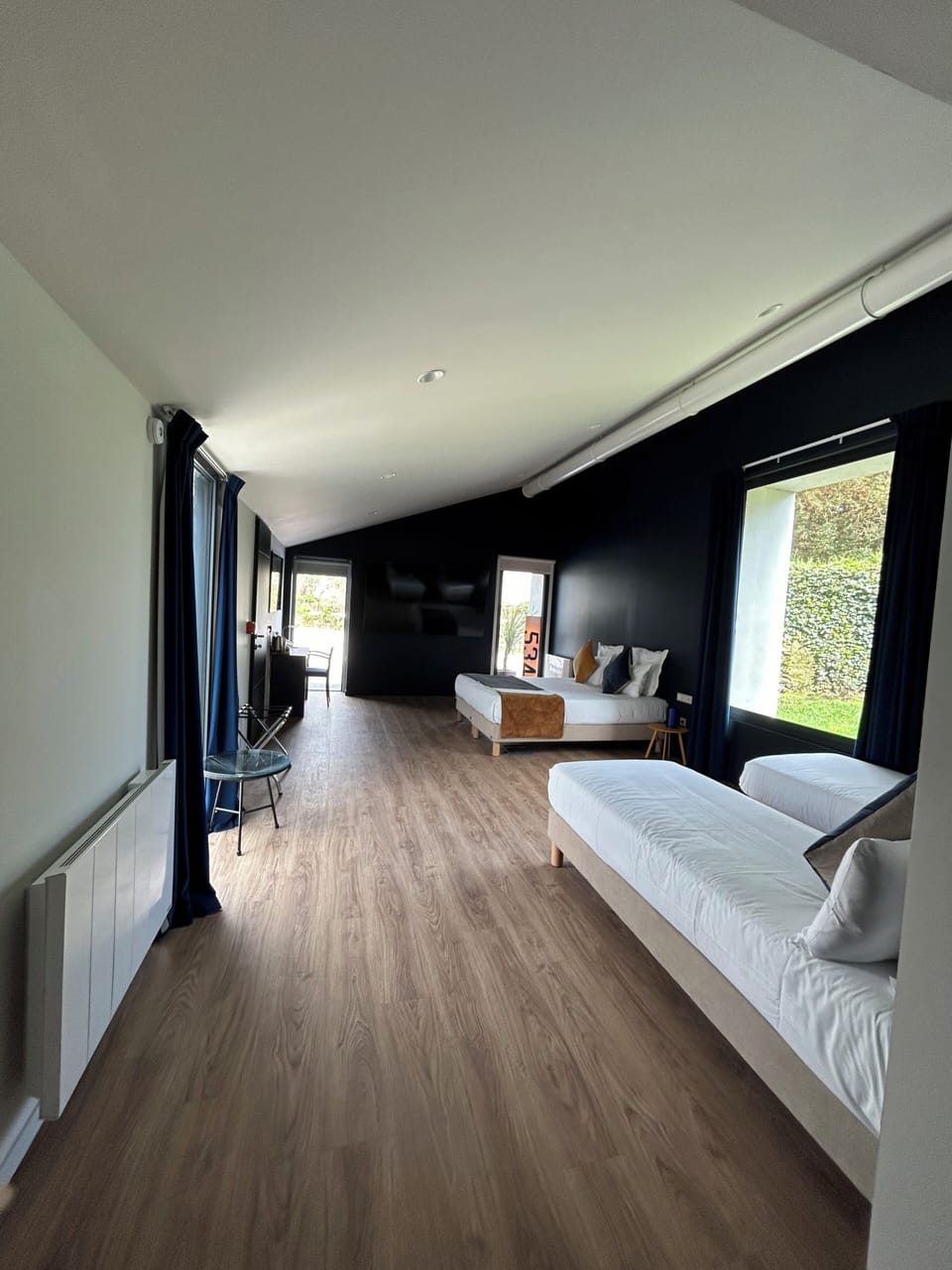 chambre Familiale vue sur jardin/piscine | Desk, blackout drapes, soundproofing, free WiFi