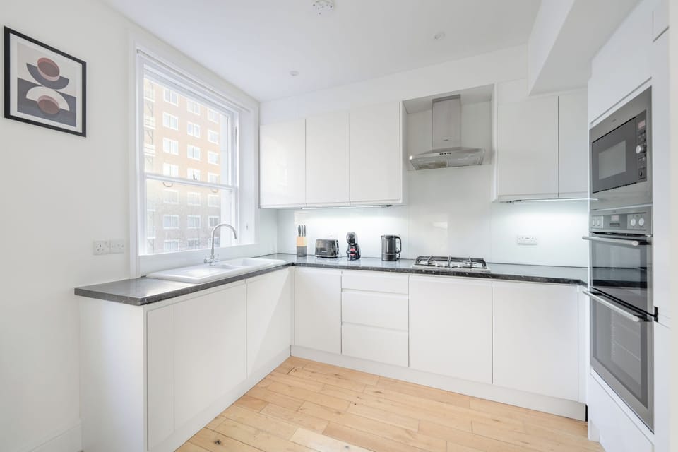 City Apartment, 3 Bedrooms, Non Smoking, City View | Private kitchen | Espresso maker, coffee/tea maker, electric kettle, toaster