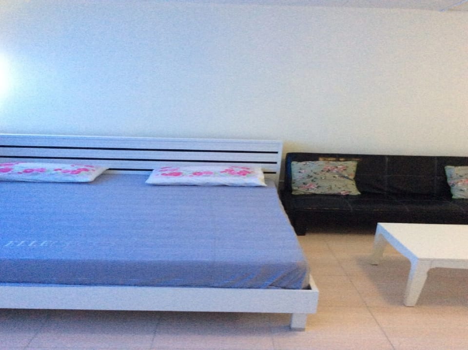Iron/ironing board (on request), rollaway beds (surcharge), WiFi (free)