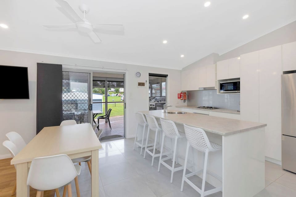 Superior Villa - Sleeps 6  | Private kitchen | Coffee/tea maker, full-size fridge, microwave, stovetop