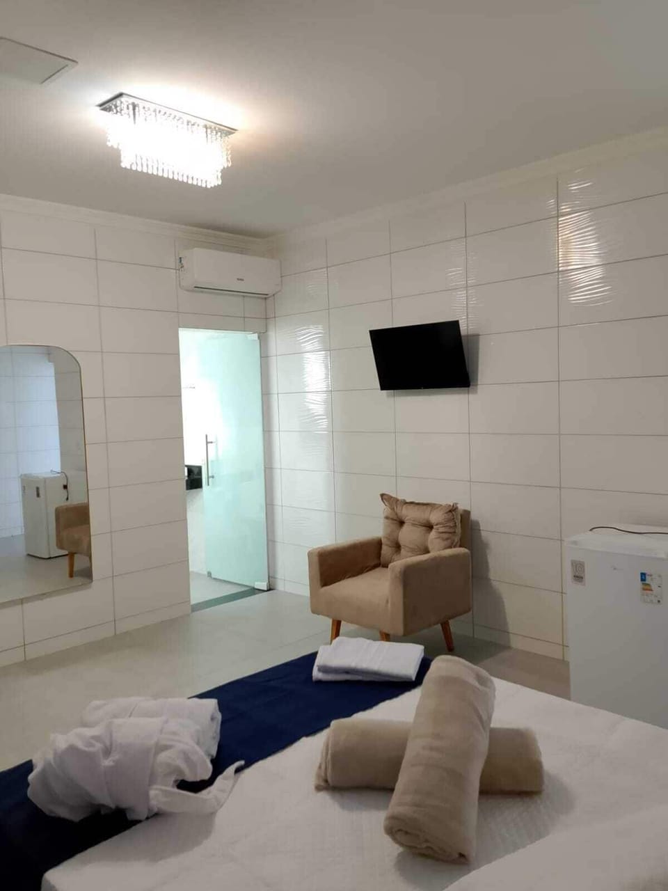 Romantic Double Room, 1 Double Bed, Non Smoking | Free WiFi, bed sheets
