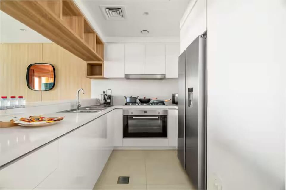 Luxury Apartment, Balcony, City View | Private kitchen