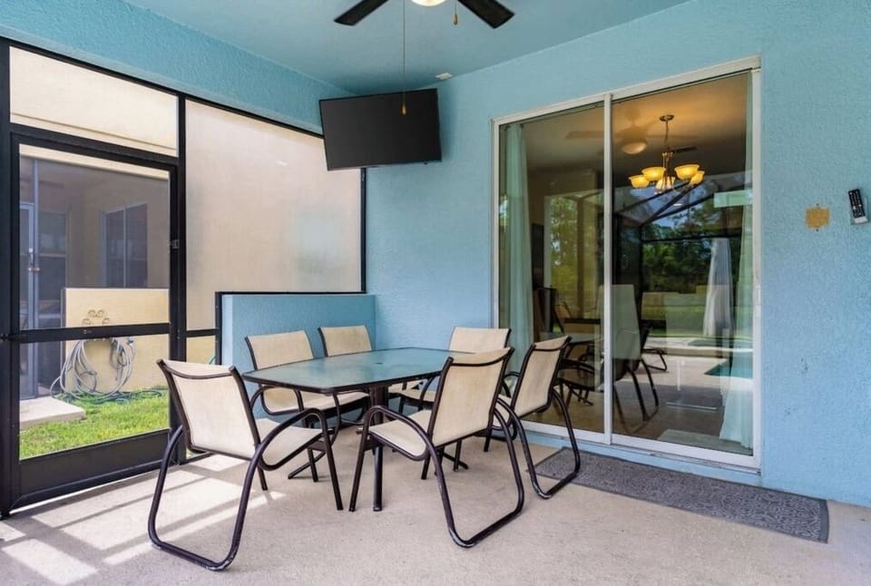 House, 6 Bedrooms | Dining