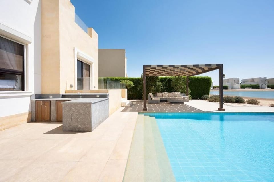 Superior Villa, 4 Bedrooms, Private Pool, Lake View | Premium bedding, iron/ironing board, WiFi (free), bed sheets