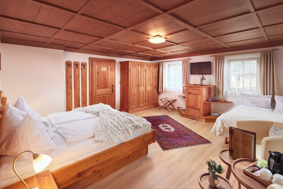 Family Room | Free WiFi, bed sheets