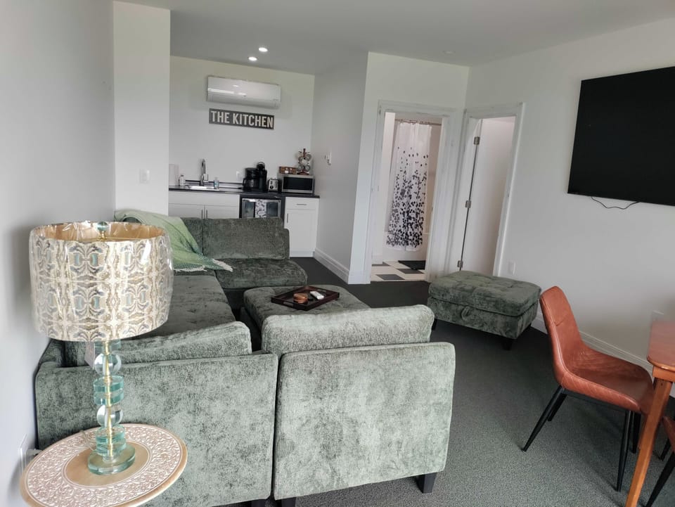 Comfort Apartment, Lake View | Living area