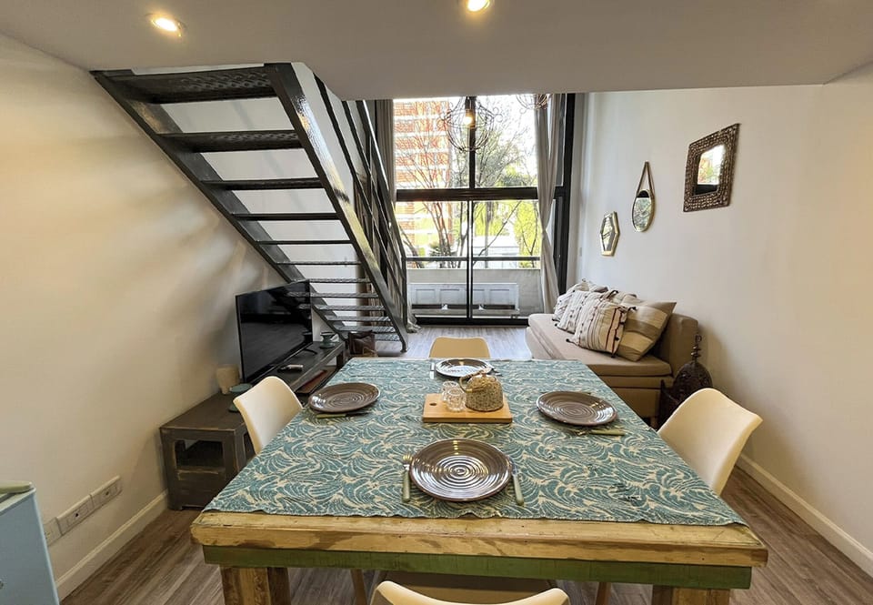 Duplex | Free WiFi
