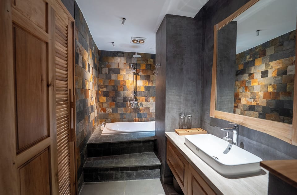 Comfort Double Room, Patio, Garden View | Bathroom | Combined shower/tub, free toiletries, hair dryer, soap