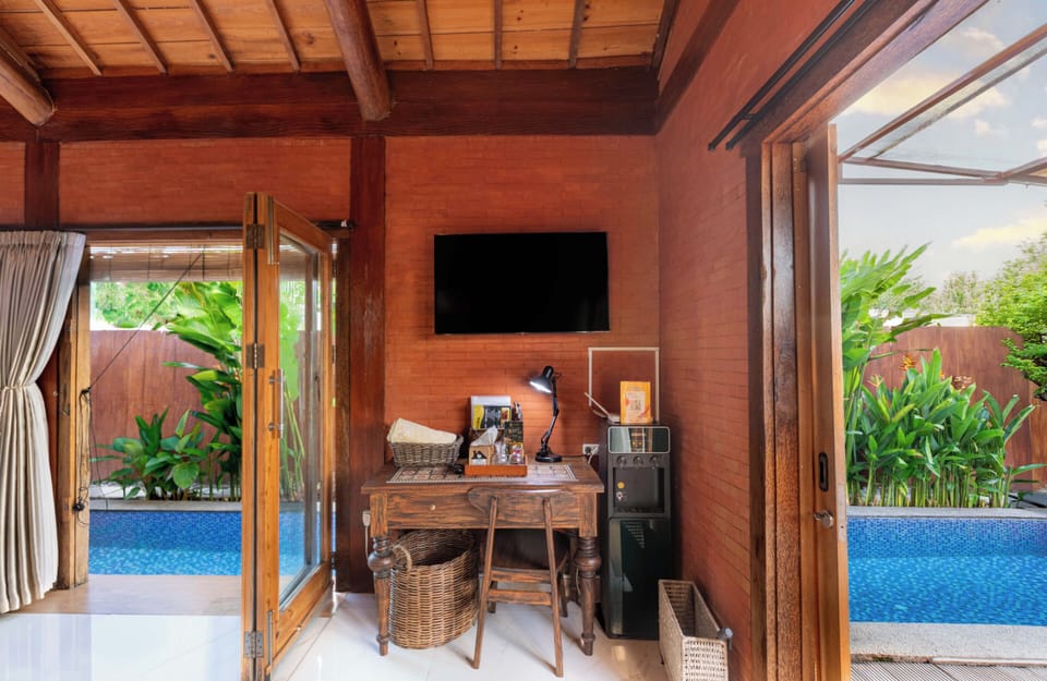 Comfort Villa, Patio, Pool View | Free WiFi
