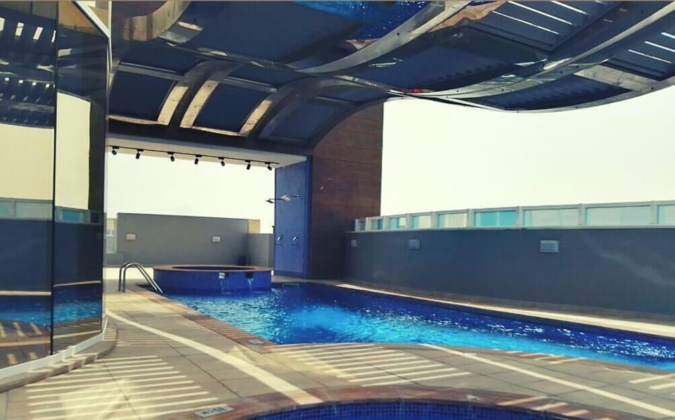 2 indoor pools