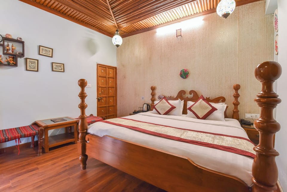 Deluxe Room | Desk, laptop workspace, free WiFi