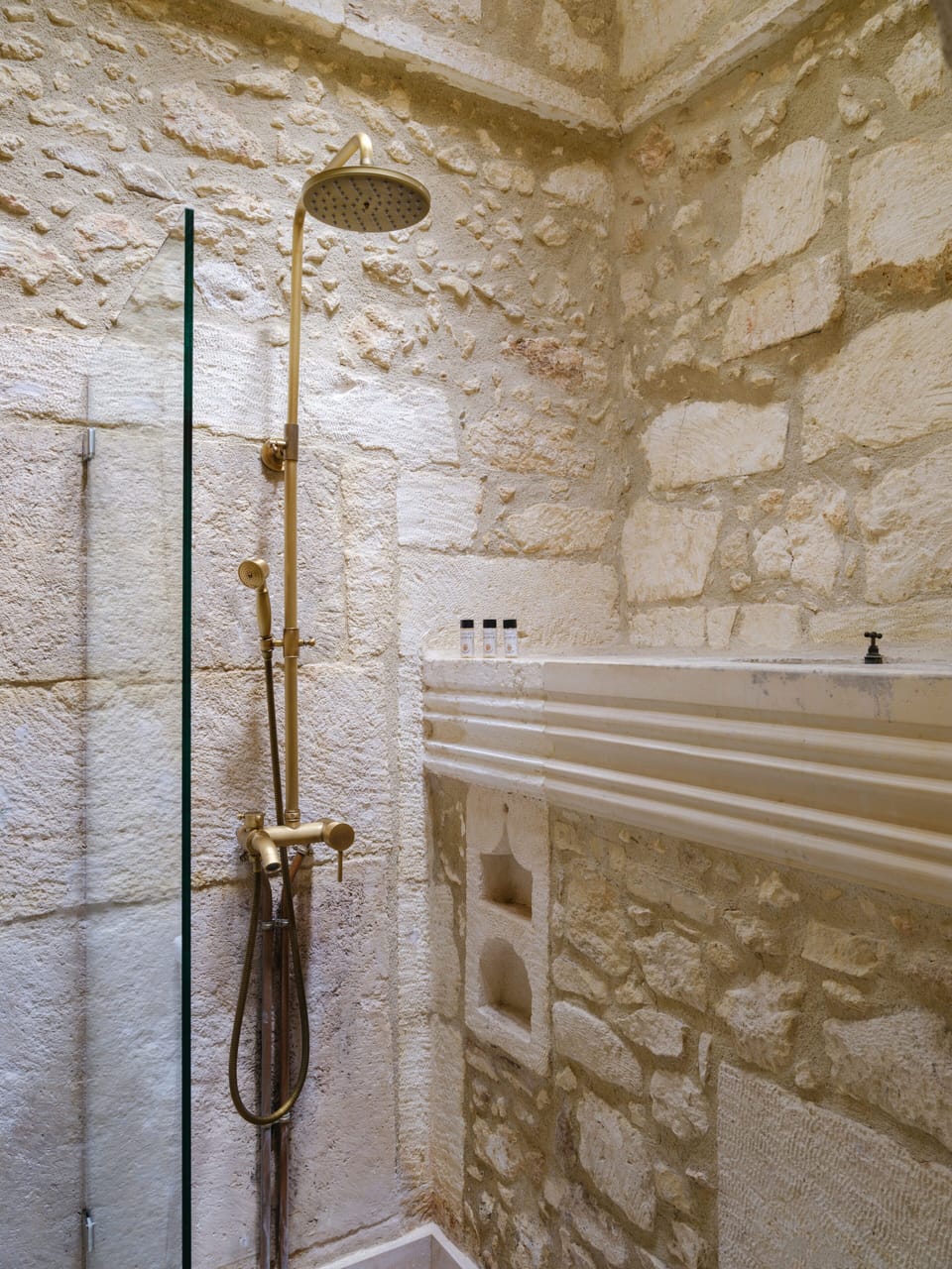 Standard Studio | Bathroom | Shower, rainfall showerhead, hair dryer, slippers