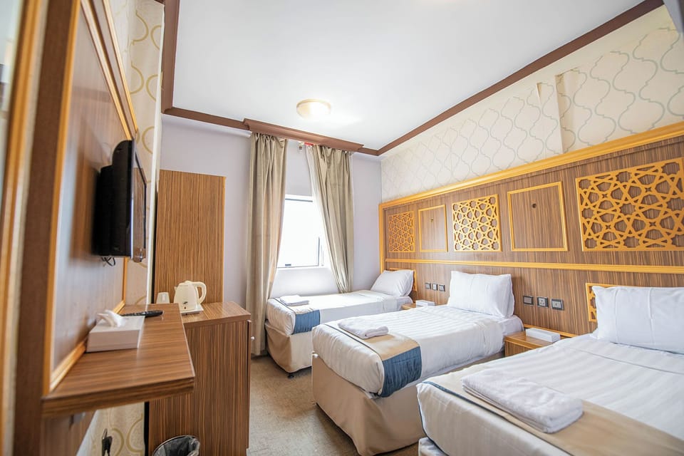 Triple Room | Free WiFi, bed sheets