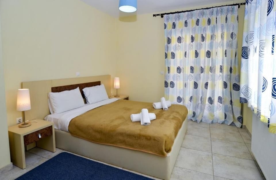 Double or Twin Room, Sea View | Desk, soundproofing, free WiFi