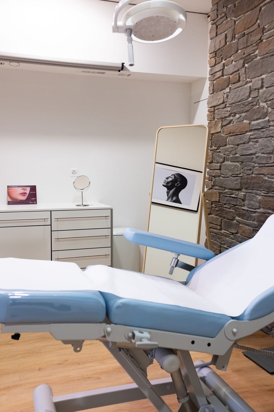 Sauna, steam room, body treatments, body wraps, body scrubs, facials