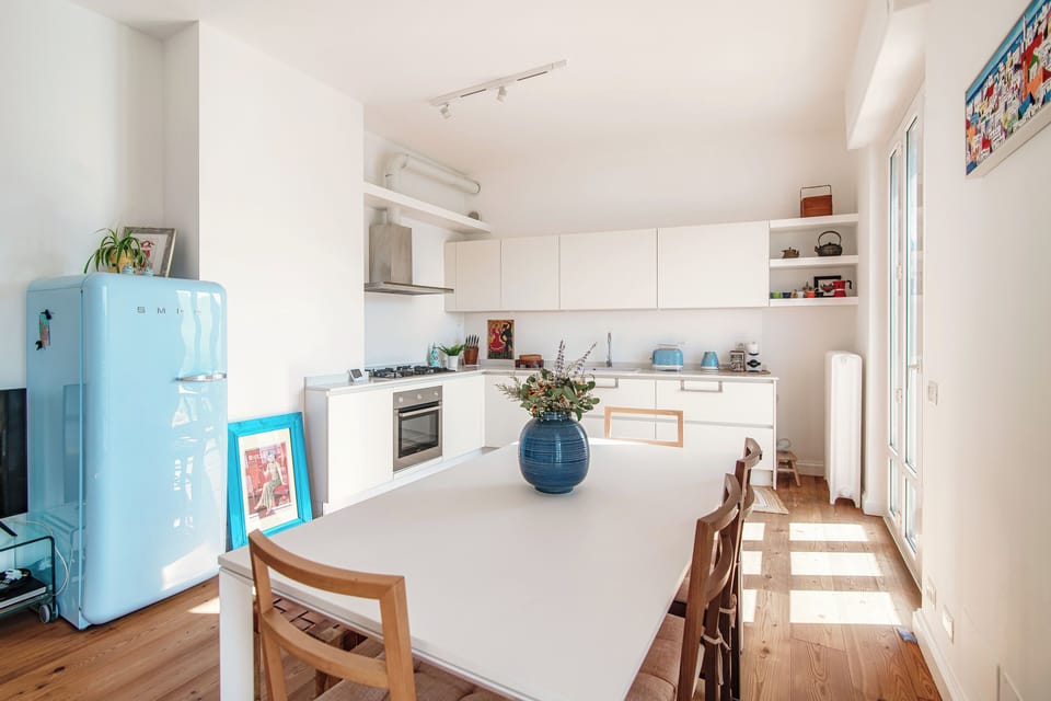Apartment, Lake View | Private kitchen | Full-size fridge, oven, stovetop, dishwasher