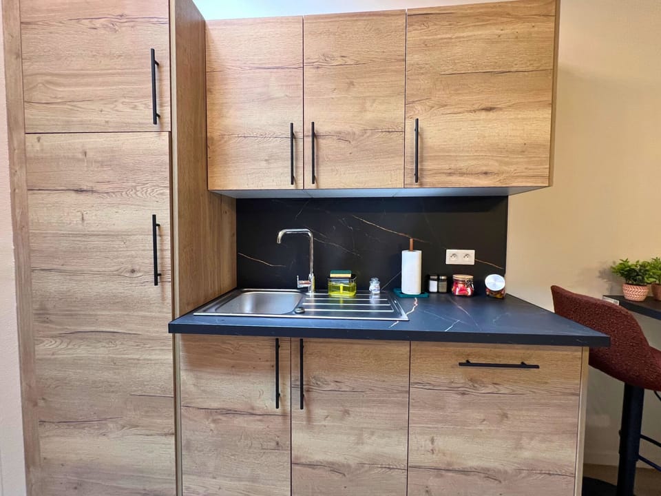 Standard Townhome, 2 Bedrooms, Kitchen | Private kitchen | Full-size fridge, microwave, oven, stovetop