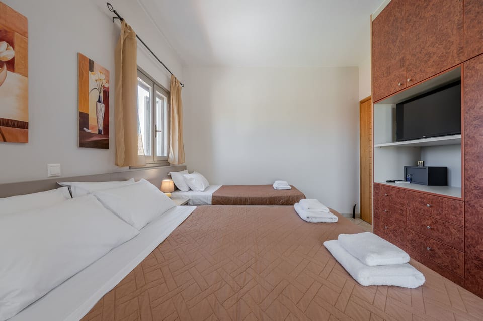 House, 2 Bedrooms, Private Pool, Sea View | 2 bedrooms, free cribs/infant beds, bed sheets