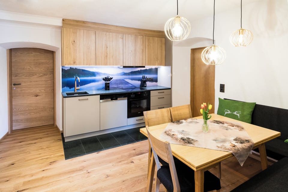 Deluxe Apartment, Non Smoking | In-room safe, individually decorated, desk, laptop workspace