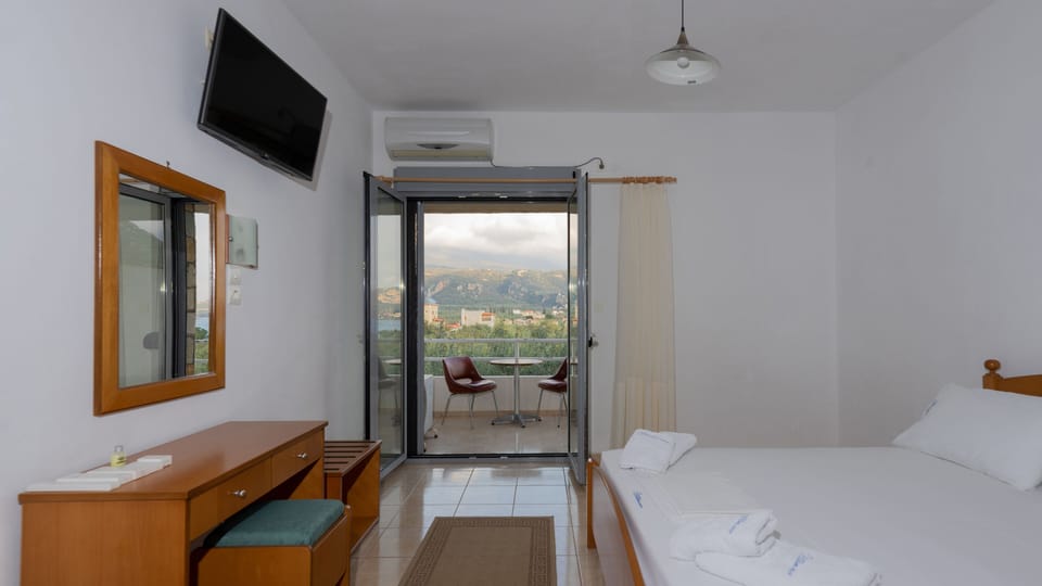 Double Room, 1 Double Bed, Balcony, Partial Sea View | In-room safe, free WiFi, bed sheets