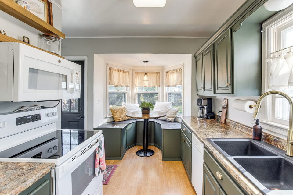 House (2 Bedrooms) | Interior