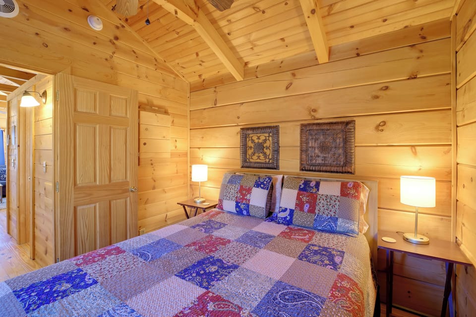 Hike the AT! Creekside Cabin in Trail Town USA Cottage in Damascus