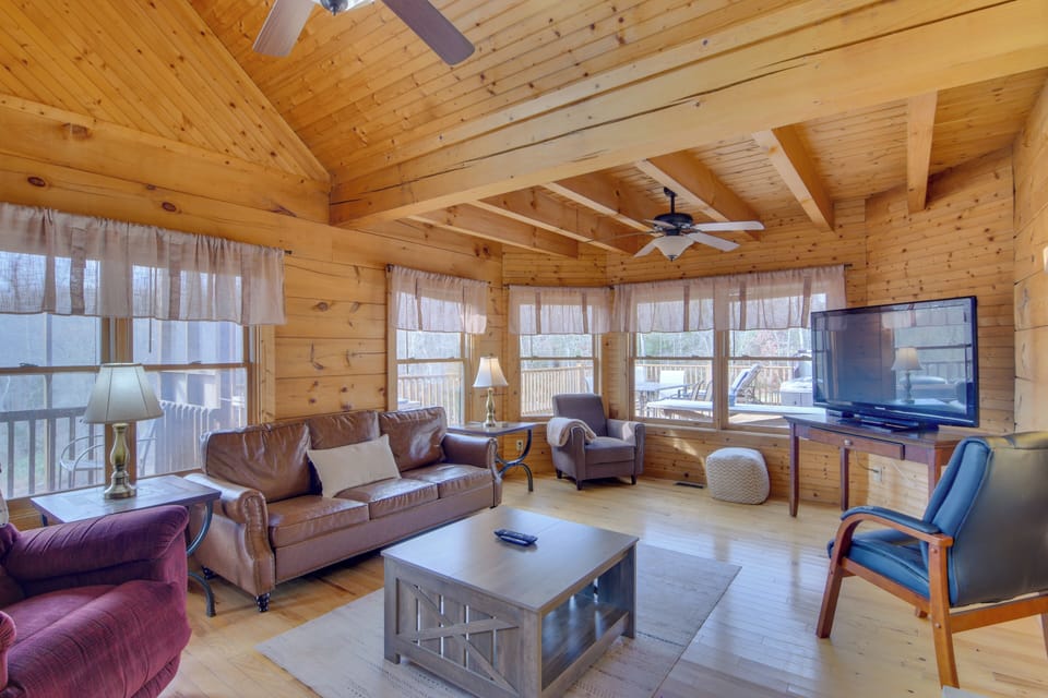 House (5 Bedrooms) | Interior