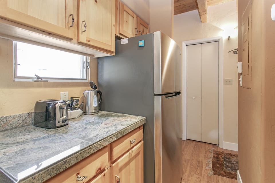 Condo, 2 Bedrooms | Private kitchen | Fridge, oven, coffee/tea maker, toaster
