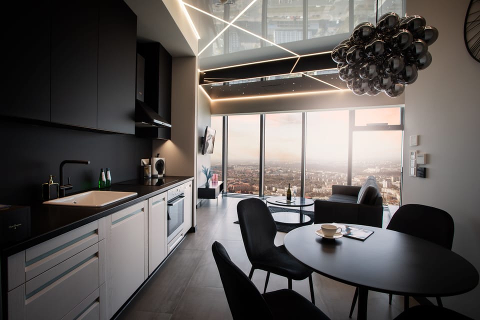 Executive Suite | Private kitchenette | Full-size fridge, microwave, oven, stovetop