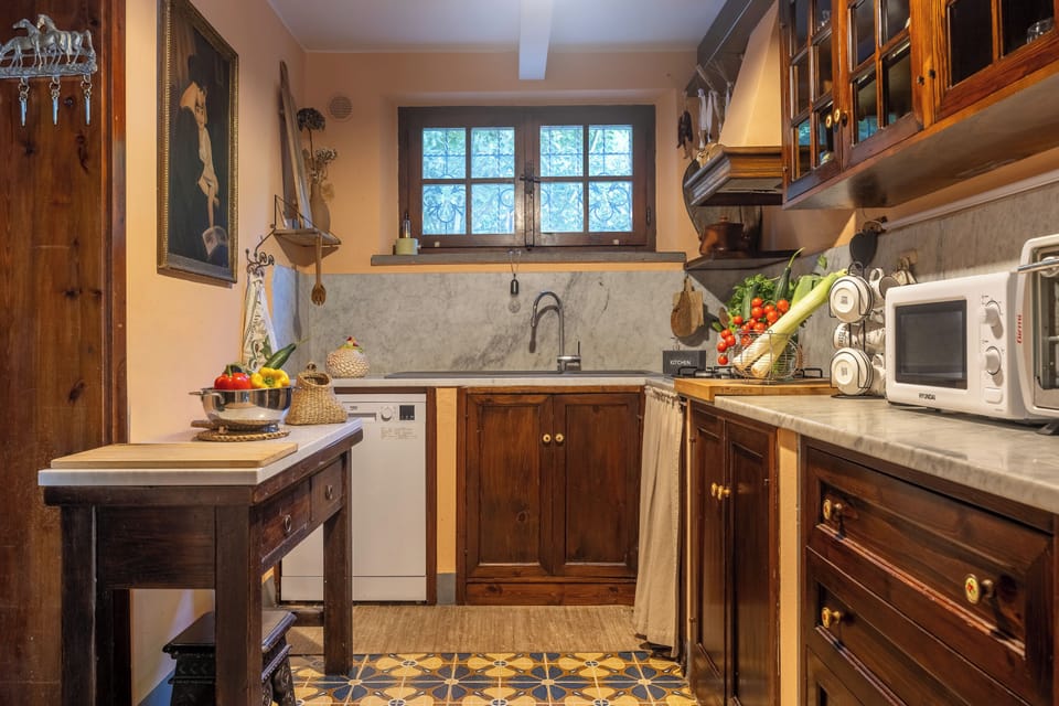 House, Garden View | Private kitchen | Fridge, microwave, stovetop, dishwasher